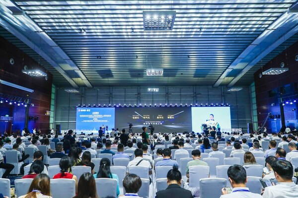 "Creating a Green Future with Digital Energy" Digital Energy Forum held in Shenzhen, China. "Creating a Green Future with Digital Energy" Digital Energy Forum held in Shenzhen, China.