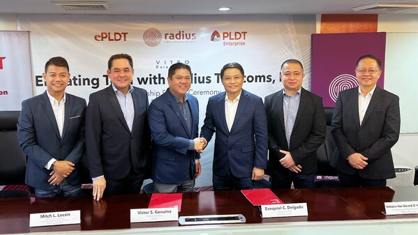 Victor S. Genuino, ePLDT President and CEO, and Quiel C. Delgado, Radius Telecoms, Inc. President and CEO lead the signing ceremony for the companies’ partnership. Victor S. Genuino, ePLDT President and CEO, and Quiel C. Delgado, Radius Telecoms, Inc. President and CEO lead the signing ceremony for the companies’ partnership.