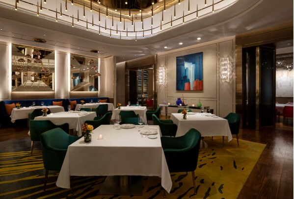 As Asia’s dining destination, Galaxy Macau boasts over 120 dining options, including Michelin-starred establishments and local food legends. As Asia’s dining destination, Galaxy Macau boasts over 120 dining options, including Michelin-starred establishments and local food legends.