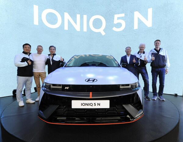 (From left) Joon Park, Vice President of N Brand Management Group, Simon Loasby, Head of Hyundai Styling Group, Jaehoon Chang, President and CEO of Hyundai Motor Company, Euisun Chung, Executive Chair of Hyundai Motor Group, Albert Biermann, Executive Technical Advisor, Till Wartenberg, Vice President and Head of N Brand and Motorsport