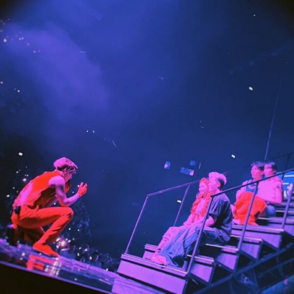 Some lucky fans were invited on stage to join Wang as he performed “I Love You 3000”