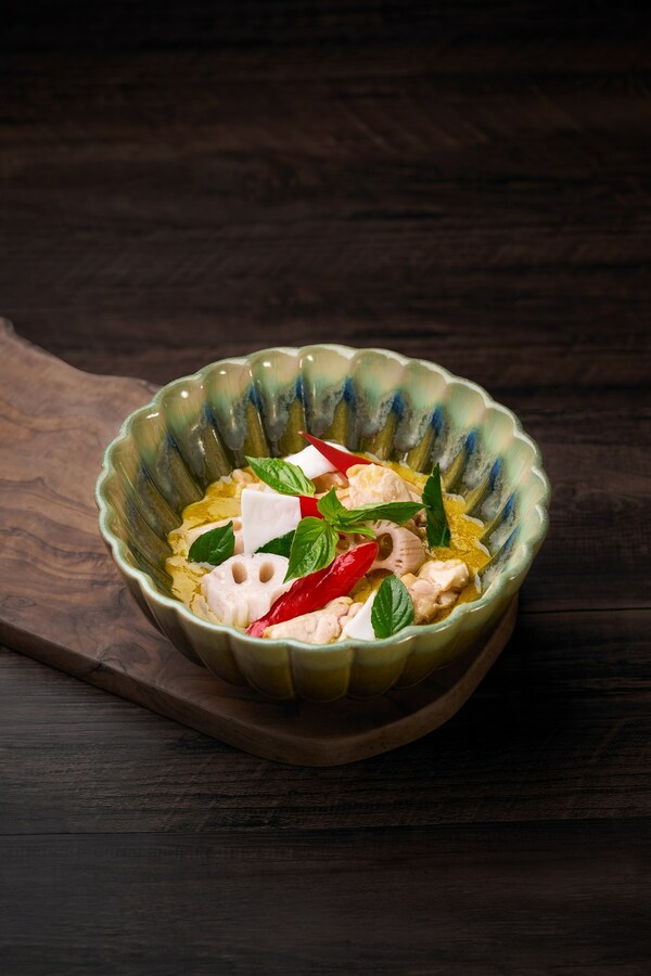 Saffron’s Executive Chef Jan Ruangnukulkit has launched an irresistible new à la carte menu just in time for summer. Saffron’s Executive Chef Jan Ruangnukulkit has launched an irresistible new à la carte menu just in time for summer.