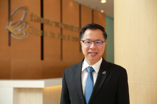 Mr. Narit Therdsteerasukdi, Secretary General of the Thailand Board of Investment (BOI), announced that applications for investment promotion in the first half of 2023 increased 70% on year to a combined value of 364.4 billion baht (US$ 10.3 billion) as global companies continue to favor Thailand as a manufacturing base for electronics, food processing and the electric vehicles (EV) supply chain. Mr. Narit Therdsteerasukdi, Secretary General of the Thailand Board of Investment (BOI), announced that applications for investment promotion in the first half of 2023 increased 70% on year to a combined value of 364.4 billion baht (US$ 10.3 billion) as global companies continue to favor Thailand as a manufacturing base for electronics, food processing and the electric vehicles (EV) supply chain.