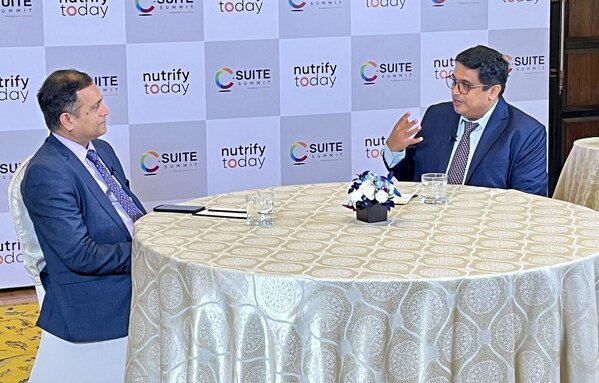 Vishrut Srivatava, MD, Yodaplus (right) in a fireside chat with Dr. Anand Swaroop(left) about the advancements of AI in Healthcare Vishrut Srivatava, MD, Yodaplus (right) in a fireside chat with Dr. Anand Swaroop(left) about the advancements of AI in Healthcare