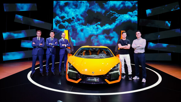 (From the left) Konstantin Sychev, Managing Director of Automobili Lamborghini Chinese mainland, Hong Kong and Macao, Albert Wong, Director of Lamborghini Hong Kong, Fransesco Scardaoni, Region Director of Automobili Lamborghini Asia Pacific, Lo Wai Kit, Marketing Director of Futu, Kevin Fu, Director of Futu PWM (From the left) Konstantin Sychev, Managing Director of Automobili Lamborghini Chinese mainland, Hong Kong and Macao, Albert Wong, Director of Lamborghini Hong Kong, Fransesco Scardaoni, Region Director of Automobili Lamborghini Asia Pacific, Lo Wai Kit, Marketing Director of Futu, Kevin Fu, Director of Futu PWM