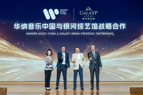 Mr. Francis Lui, Vice Chairman of Galaxy Entertainment Group (2nd from right), Mr. Kevin Kelley, Chief Operations Officer of Galaxy Entertainment Group (1st from right), Mr. Jonathan Serbin, Co-president of Warner Music Asia (2nd from left) and Ms. Sherry Tan, Managing Director of Warner Music China (1st from left) attended the signing ceremony. Mr. Francis Lui, Vice Chairman of Galaxy Entertainment Group (2nd from right), Mr. Kevin Kelley, Chief Operations Officer of Galaxy Entertainment Group (1st from right), Mr. Jonathan Serbin, Co-president of Warner Music Asia (2nd from left) and Ms. Sherry Tan, Managing Director of Warner Music China (1st from left) attended the signing ceremony.