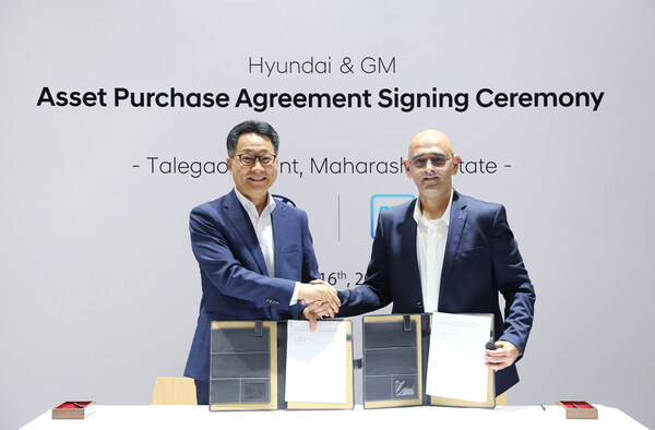 (from left) Unsoo Kim, MD & CEO, Hyundai Motor India Ltd. (HMIL) / Asifhusen Khatri, VP – Manufacturing, General Motors India (GMI) and General Motors International Operations (from left) Unsoo Kim, MD & CEO, Hyundai Motor India Ltd. (HMIL) / Asifhusen Khatri, VP – Manufacturing, General Motors India (GMI) and General Motors International Operations