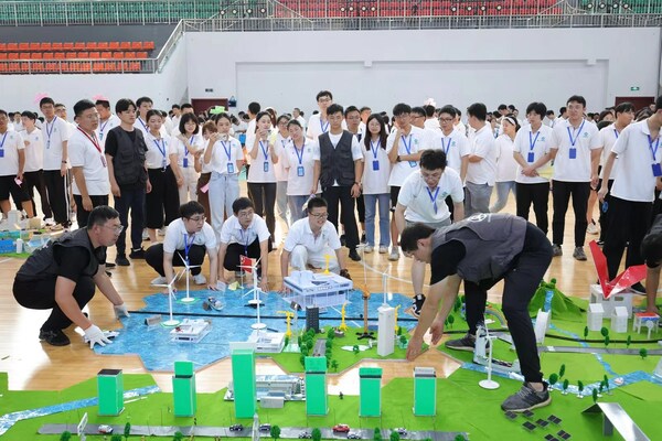 College Students Jointly Built A Future City At the 2023 Onboarding Ceremony of Shanghai Electric. College Students Jointly Built A Future City At the 2023 Onboarding Ceremony of Shanghai Electric.