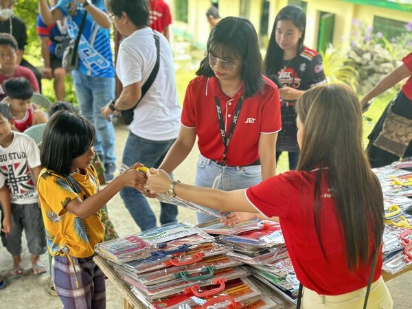 J&T Express, through its regional offices, has helped activate DepEd’s Brigada Eskwela 2023 in its kick-off activities in Metro Manila, Nueva Ecija, Laguna, Cebu, and Cagayan de Oro.
