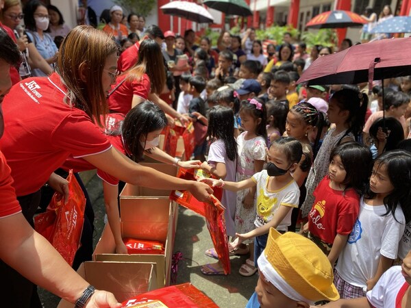 J&T Express, through its regional offices, has helped activate DepEd’s Brigada Eskwela 2023 in its kick-off activities in Metro Manila, Nueva Ecija, Laguna, Cebu, and Cagayan de Oro.