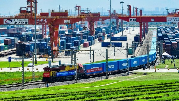 LONGi PV modules take “Chang’an” freight train to help achieve a greener Central-Asia.