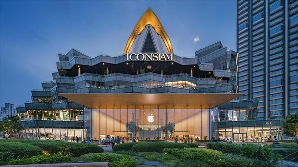 ICONSIAM, Thailand’s iconic national landmark on the Chao Phraya River, also known as the River of Kings, is setting a new paradigm and legacy of pride and prosperity for Thai people. Location: 299 Charoen Nakhon Soi 5, Charoen Nakhon Road, Khlong Ton Sai Sub District, Khlong San District, Bangkok 10600, Thailand