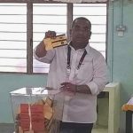 Caretaker Kedah MB Sanusi flashes his ballot paper at media, possibly violating Election Offences Act