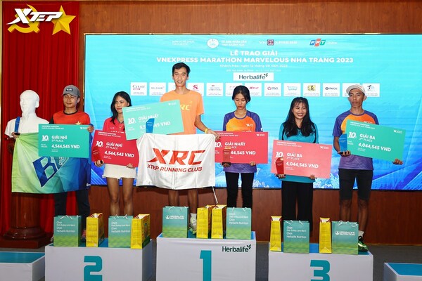 Athlete Dao Minh Chi received the first prize in the distance of 10km Athlete Dao Minh Chi received the first prize in the distance of 10km