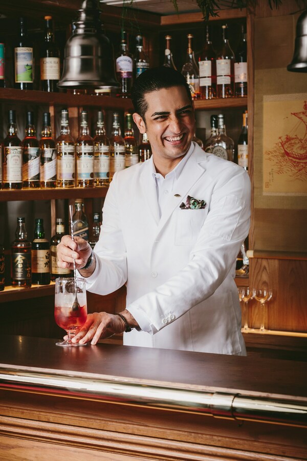 Devender Sehgal, Head of Mixologist of The Aubrey, will serve as the guest mixologist at 8 ½ Otto e Mezzo BOMBANA in Galaxy Macau exclusively for September 20 and 21. Devender Sehgal, Head of Mixologist of The Aubrey, will serve as the guest mixologist at 8 ½ Otto e Mezzo BOMBANA in Galaxy Macau exclusively for September 20 and 21.