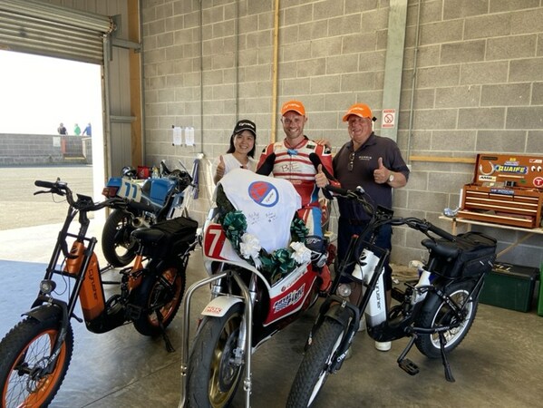 Cyrusher UK team with The Veryard Racing team Cyrusher UK team with The Veryard Racing team