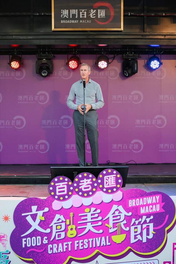 Mr. Kevin Kelley, Chief Operating Officer - Macau of Galaxy Entertainment Group expressed his gratitude to the Macao Government Tourism Office and the Cultural Affairs Bureau of the Macau SAR Government for their support. Mr. Kevin Kelley, Chief Operating Officer - Macau of Galaxy Entertainment Group expressed his gratitude to the Macao Government Tourism Office and the Cultural Affairs Bureau of the Macau SAR Government for their support.