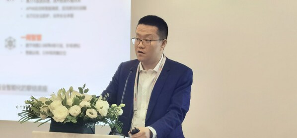 Zuo Meng, President of Huawei's Data Communication Product Line Metro Router Domain, explaining the detailed capability upgrades of the CloudWAN 3.0 solution Zuo Meng, President of Huawei's Data Communication Product Line Metro Router Domain, explaining the detailed capability upgrades of the CloudWAN 3.0 solution