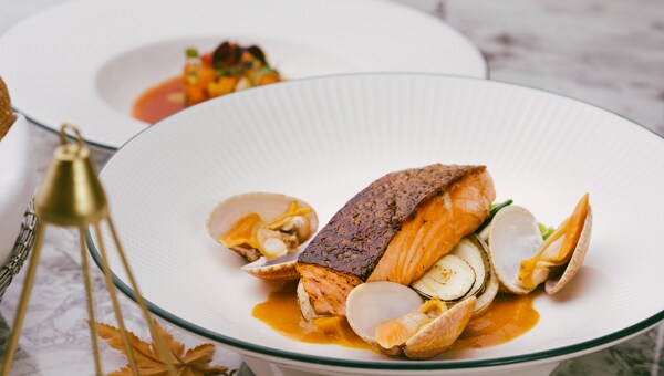 On the Autumn Festival Menu at Café De Paris Monte-Carloyou will find comforting classics such as Salade Lyonnaise originated in the 16th century, the Provençal favorite Soupe au Pistou, as well as the go-to autumn dessert of every French household—Almond Pear Tart.