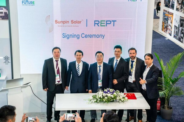 REPT BATTERO×SUNPIN SOLAR Signing Ceremony REPT BATTERO×SUNPIN SOLAR Signing Ceremony