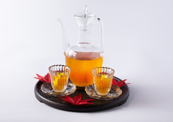 Feng Wei Ju - special cocktail Frosted Maple Red Feng Wei Ju - special cocktail Frosted Maple Red