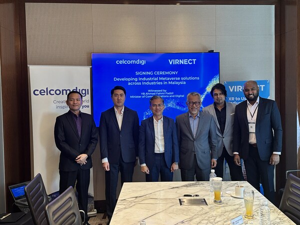 [From Left] Havene Liew, President of XRA, Tim Ha, Chief Executive Officer of VIRNECT, YB Fahmi Fadzil, Minister of Communications and Digital of Malaysia, Datuk Idham Nawawi, CEO of CelcomDigi, T. Kugan, Chief Innovation Officer of CelcomDigi and Joachim Rajaram, Chief Corporate Affairs Officer of CelcomDigi.