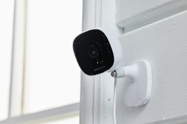 AlfredCam Plus introduces superior 2K QHD video resolution, IP65 waterproofing for outdoor use, Advanced AI capabilities, and USB C connectivity. AlfredCam Plus introduces superior 2K QHD video resolution, IP65 waterproofing for outdoor use, Advanced AI capabilities, and USB C connectivity.