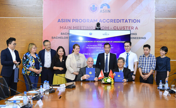 Dr. David Malloy, President of King’s University College with Assoc. Prof. Dinh Duc Anh Vu, Vice President of International University Dr. David Malloy, President of King’s University College with Assoc. Prof. Dinh Duc Anh Vu, Vice President of International University