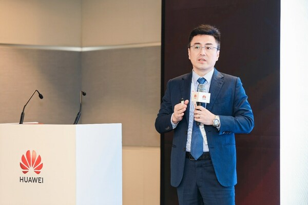 Richard Liu delivering a speech at the All Bands to 5G Summit Richard Liu delivering a speech at the All Bands to 5G Summit