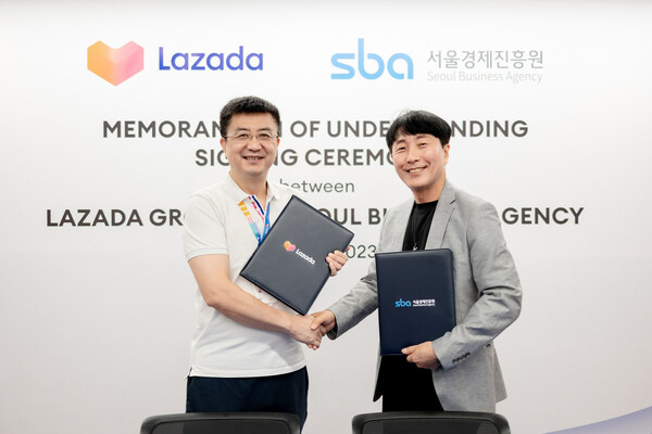 Jason Chen, Chief Business Officer, Lazada Group and Chief Executive Officer, Lazada Singapore; and Hyunwoo Kim, Chief Executive Officer, Seoul Business Agency at the signing of the MoU at Lazada One. Jason Chen, Chief Business Officer, Lazada Group and Chief Executive Officer, Lazada Singapore; and Hyunwoo Kim, Chief Executive Officer, Seoul Business Agency at the signing of the MoU at Lazada One.
