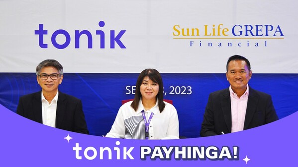 During the ceremonial Memorandum of Agreement (MOA) signing between Tonik and SunLife Grepa.