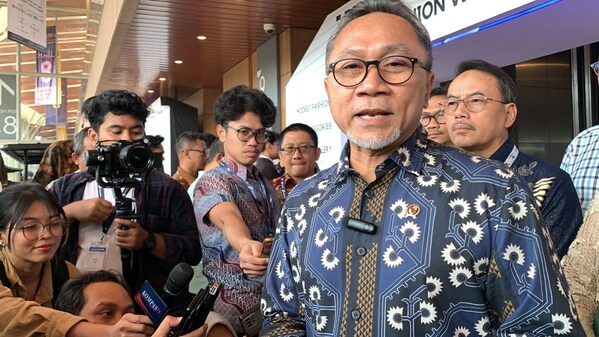 Zulkifli Hasan - Indonesian Minister of Trade speaking to the press Zulkifli Hasan - Indonesian Minister of Trade speaking to the press