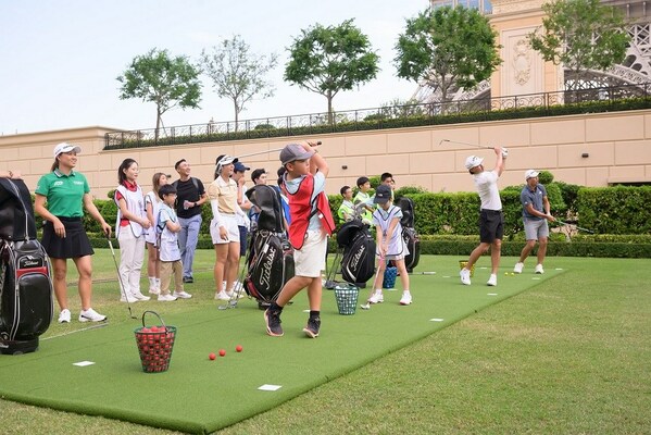 Professional golfer Minjee Lee, Lydia Ko, Minwoo Lee, and Collin Morikawa mentor local junior golfers from the Macau Junior Golf Association during the Sands Golf Day event Monday at the Front Lawn (between The Parisian Macao and the Four Seasons Hotel Macao Cotai Strip). Professional golfer Minjee Lee, Lydia Ko, Minwoo Lee, and Collin Morikawa mentor local junior golfers from the Macau Junior Golf Association during the Sands Golf Day event Monday at the Front Lawn (between The Parisian Macao and the Four Seasons Hotel Macao Cotai Strip).
