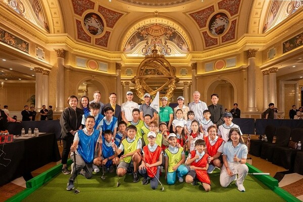 Professional golfers Minjee Lee, Lydia Ko, Minwoo Lee, and Collin Morikawa join local junior golfers from the Macau Junior Golf Association and guests of honour for the Sands Golf Day event Monday at The Venetian Macao. Professional golfers Minjee Lee, Lydia Ko, Minwoo Lee, and Collin Morikawa join local junior golfers from the Macau Junior Golf Association and guests of honour for the Sands Golf Day event Monday at The Venetian Macao.