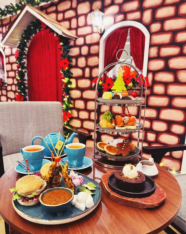 Indulge in the festive high-tea set at Amaya Food Gallery. Indulge in the festive high-tea set at Amaya Food Gallery.