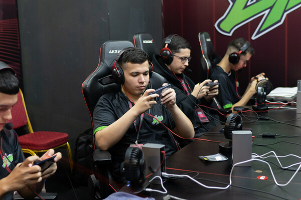 Teams were Trying out GT 10Pro for Gaming