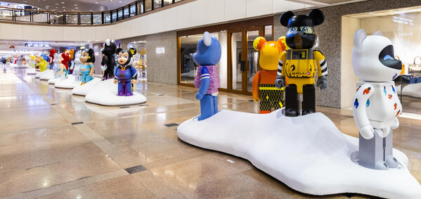 100 unique 2000% Disney characters BE@RBRICK figurines are displayed throughout Harbour City Shopping Mall. 100 unique 2000% Disney characters BE@RBRICK figurines are displayed throughout Harbour City Shopping Mall.