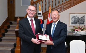 Hyundai Motor Group Executive Chair Euisun Chung awarded Commander of the Order of the British Empire (CBE)
