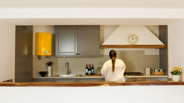 BOLT Battery-ready e-Boiler is here to revolutionise the home heating landscape by seamlessly blending energy sources of solar and grid for 99.98% energy efficiency, and AI-powered app features, ushering in a new era of efficient, sustainable home heating, and hot water solutions.