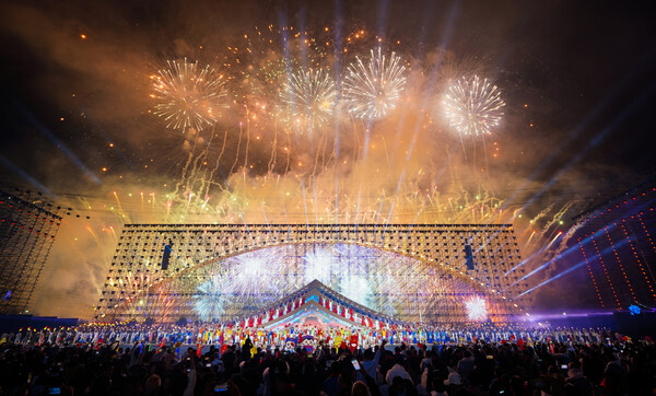 The opening ceremony and cultural evening of the 32nd World Hakka Conference (photo by Li Linxuan). The opening ceremony and cultural evening of the 32nd World Hakka Conference (photo by Li Linxuan).
