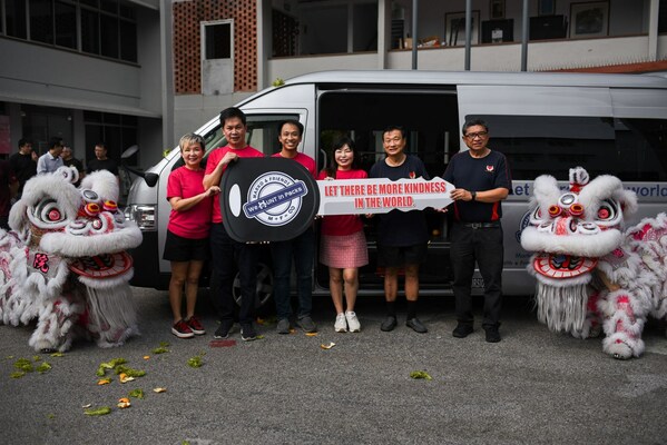 Marko & Friends™ (In Pink) presenting the Van to Tony Tay, Founder of Willing Hearts at a Lion Dance Ceremony at Willing Hearts’ premises Marko & Friends™ (In Pink) presenting the Van to Tony Tay, Founder of Willing Hearts at a Lion Dance Ceremony at Willing Hearts’ premises