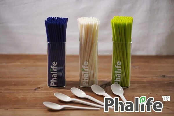 Phabuilder joins forces with Hengxin Life to introduce three remarkable PHA-based product categories: straws, coatings, and injection-molded items into the consumer market, with a commitment to sustainability and ocean protection. Phabuilder joins forces with Hengxin Life to introduce three remarkable PHA-based product categories: straws, coatings, and injection-molded items into the consumer market, with a commitment to sustainability and ocean protection.