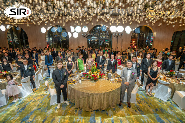 As Malaysia's most influential corporate brand certification conference, the ShangHai International Brand Recognition Gala Dinner 2023 gathered entrepreneurs from Malaysian and Singaporean businesses in their finest attire to collectively witness the honored achievements of enterprises. As Malaysia's most influential corporate brand certification conference, the ShangHai International Brand Recognition Gala Dinner 2023 gathered entrepreneurs from Malaysian and Singaporean businesses in their finest attire to collectively witness the honored achievements of enterprises.