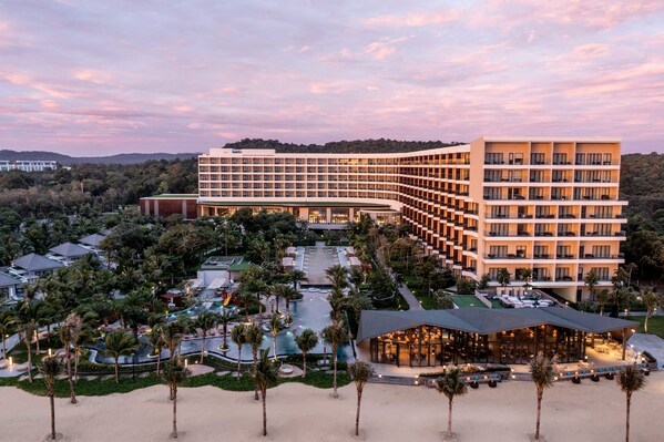Stunning sunset at Crowne Plaza Phu Quoc Starbay Stunning sunset at Crowne Plaza Phu Quoc Starbay