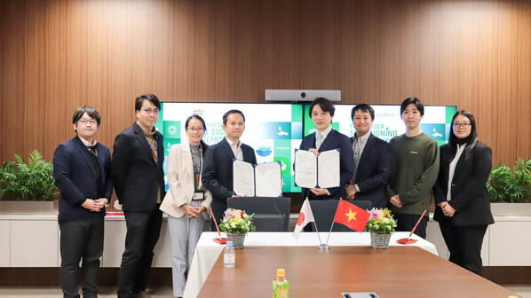 Representatives of FPT and Feager signed a memorandum of understanding in Tokyo, Japan. Representatives of FPT and Feager signed a memorandum of understanding in Tokyo, Japan.