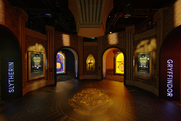 Harry Potter: The Exhibition spans more than 30,000 sq. ft., with over twenty celebratory galleries, including The Hogwarts Houses gallery. Harry Potter: The Exhibition spans more than 30,000 sq. ft., with over twenty celebratory galleries, including The Hogwarts Houses gallery.