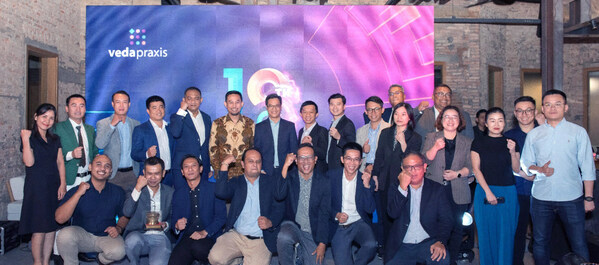 The original Indonesian business advisor company, Veda Praxis, is expanding its business ecosystem to Vietnam. Strengthening Bilateral Relations and Supporting Indonesia-Vietnam Digital Economy Growth. The original Indonesian business advisor company, Veda Praxis, is expanding its business ecosystem to Vietnam. Strengthening Bilateral Relations and Supporting Indonesia-Vietnam Digital Economy Growth.