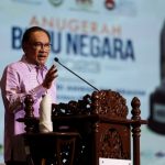 Knowledge is the best antidote for ignorance and narrow-mindedness, PM Anwar tells UPSI student