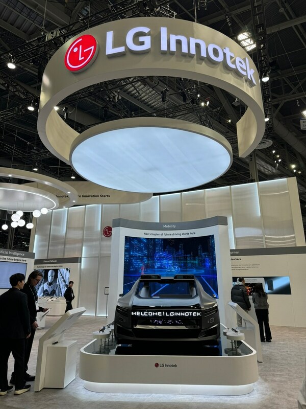 A large mockup of an autonomous vehicle and EV (Electric Vehicle), with a size of 4.3 m, located at the center of the Mobility Zone (#3701)