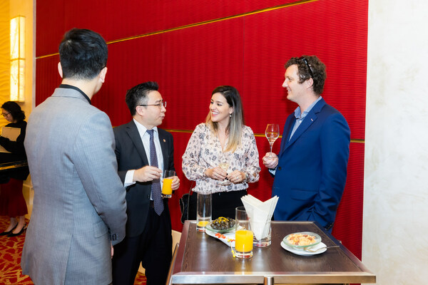 Graduates of the Sands Procurement Academy attend a cocktail and business networking session Jan. 19, where they met representatives from various Sands China departments, as well as procurement team members from Las Vegas Sands, Sands China, and Marina Bay Sands. Graduates of the Sands Procurement Academy attend a cocktail and business networking session Jan. 19, where they met representatives from various Sands China departments, as well as procurement team members from Las Vegas Sands, Sands China, and Marina Bay Sands.